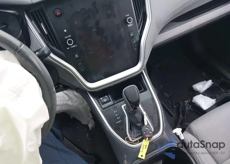 2024 Subaru Legacy Premium z USA, uszkodzony, nr VIN 4S3BWAC61R3011064